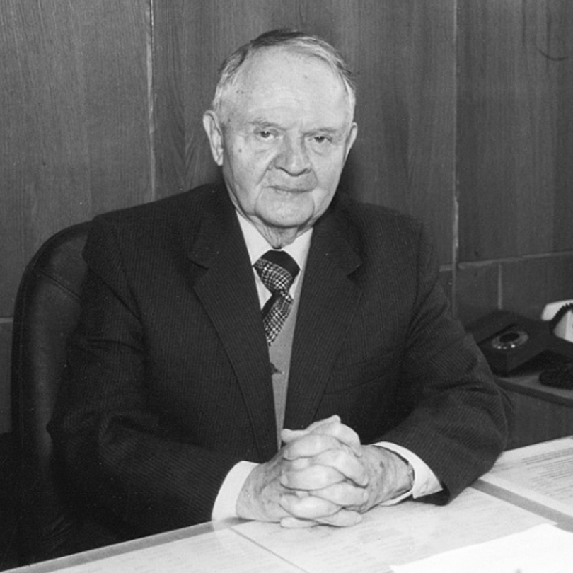 ЖДАНОВ ЮРИЙ АНДРЕЕВИЧ